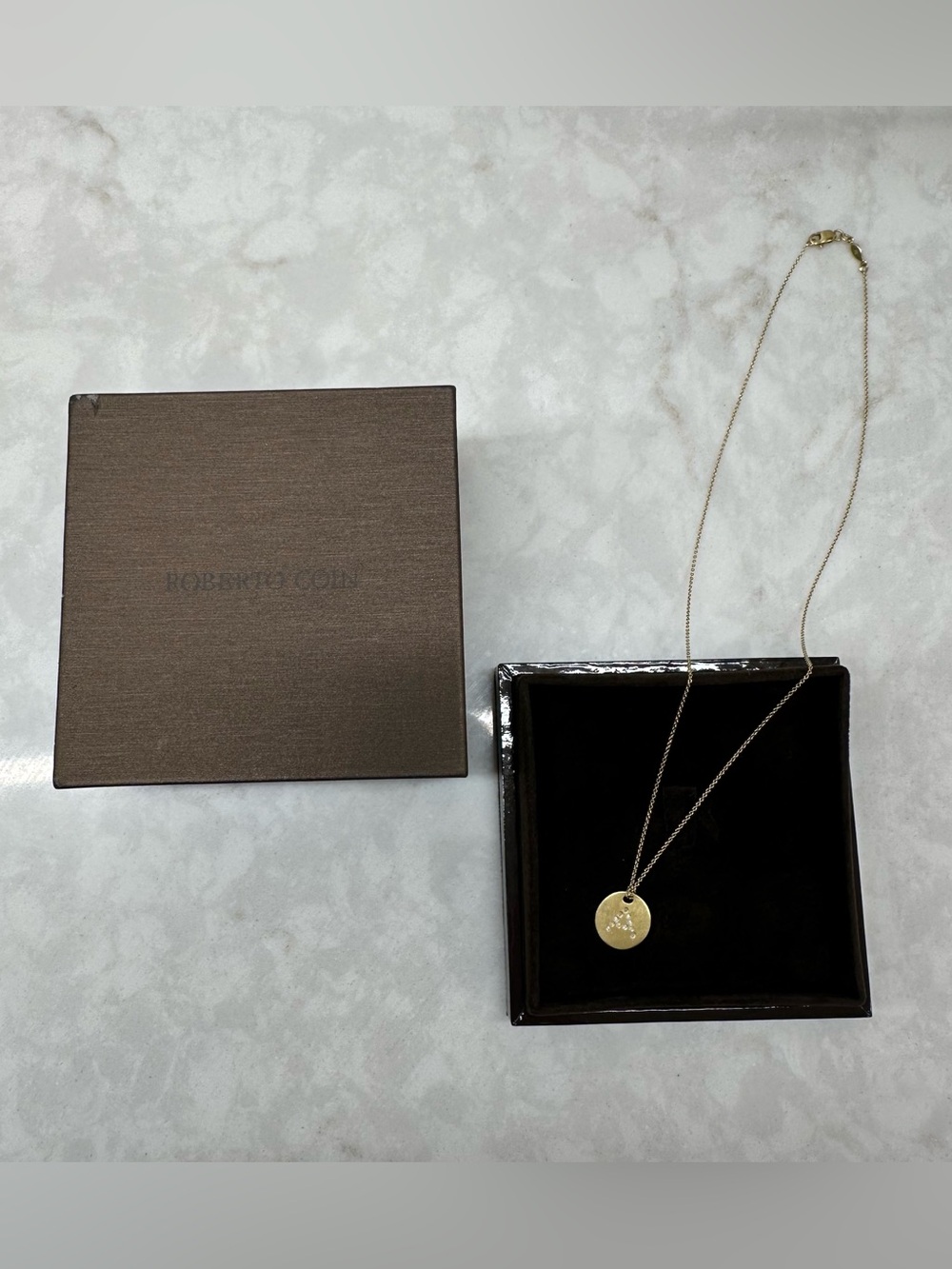 EUC Roberto Coin Tiny Treasures Diamond & 18K YG Initial “A” Pendant Necklace.